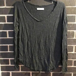 Hollister T shirt V Neck Gray Long Sleeve Scoop Hem USA Made